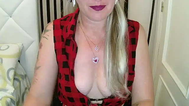 xxNoeliaxx online show from April 28, 2026, 6:51 am