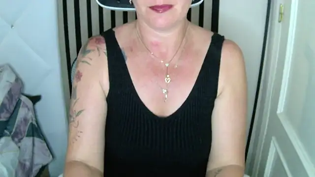 Snapshot of xxNoeliaxx chatting on October 27, 2025, 3:02 pm xxNoeliaxx online show from October 27, 2025, 3:02 pm