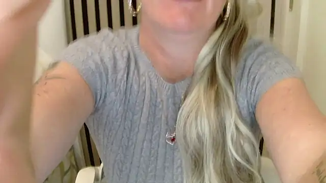 xxNoeliaxx online show from March 15, 2026, 8:54 am