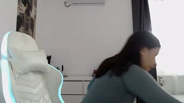 Snapshot of Simply_the_best chatting on November 13, 2025, 8:40 am Simply the best online show from November 13, 2025, 8:40 am