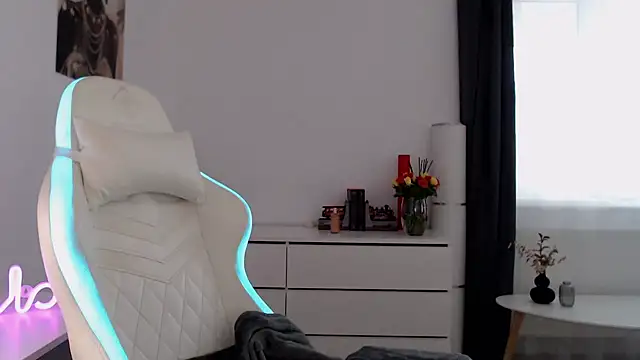 Snapshot of Simply_the_best chatting on November 8, 2025, 11:25 am Simply the best online show from November 8, 2025, 11:25 am