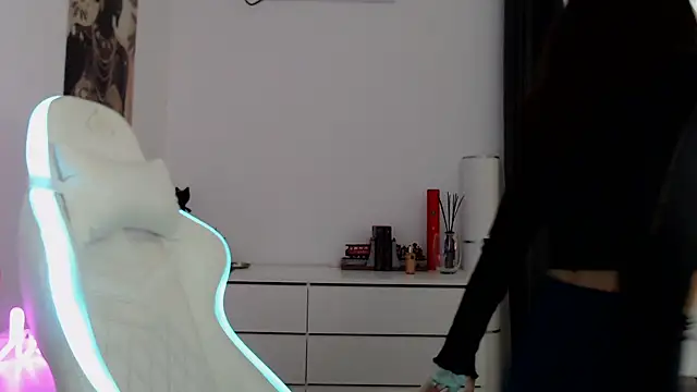 Snapshot of Simply_the_best chatting on November 19, 2025, 2:06 pm Simply the best online show from November 19, 2025, 2:06 pm