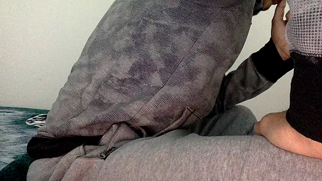 molozeb online show from November 18, 2025, 4:49 am