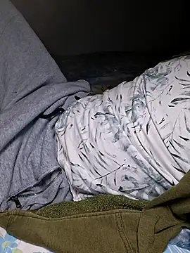 molozeb online show from October 31, 2025, 6:04 pm