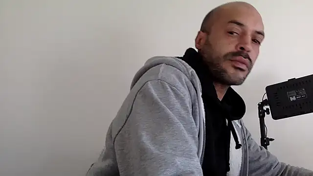 molozeb online show from October 18, 2025, 10:50 am