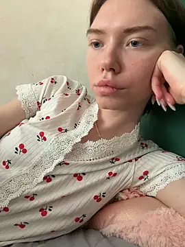 Lisaaa Alisa online show from May 14, 2026, 4:42 am