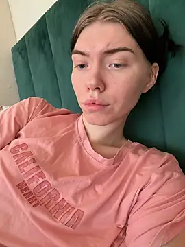 Snapshot of Lisaaa_Alisa chatting on February 25, 2026, 4:01 am Lisaaa Alisa online show from February 25, 2026, 4:01 am