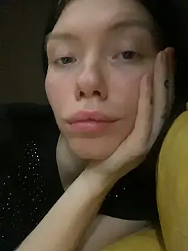 Snapshot of Lisaaa_Alisa chatting on December 18, 2025, 2:10 pm Lisaaa Alisa online show from December 18, 2025, 2:10 pm