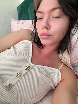 Snapshot of Lisaaa_Alisa chatting on March 18, 2026, 3:42 am Lisaaa Alisa online show from March 18, 2026, 3:42 am