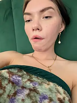 Lisaaa Alisa online show from May 4, 2026, 11:13 am