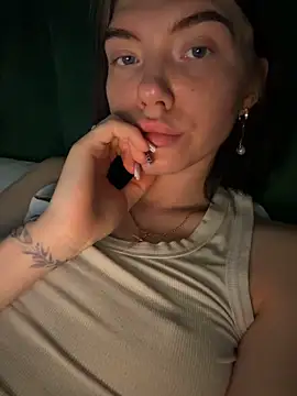 Snapshot of Lisaaa_Alisa chatting on March 23, 2026, 10:42 pm Lisaaa Alisa online show from March 23, 2026, 10:42 pm