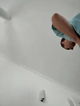 Snapshot of Blondinet92 chatting on December 1, 2025, 1:56 pm Blondinet92 online show from December 1, 2025, 1:56 pm