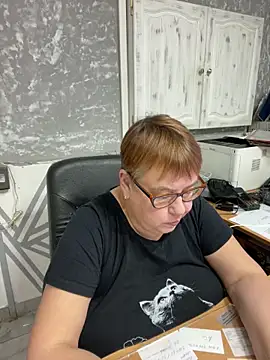 Snapshot of Klio5678 chatting on December 18, 2025, 7:18 pm Klio5678 online show from December 18, 2025, 7:18 pm