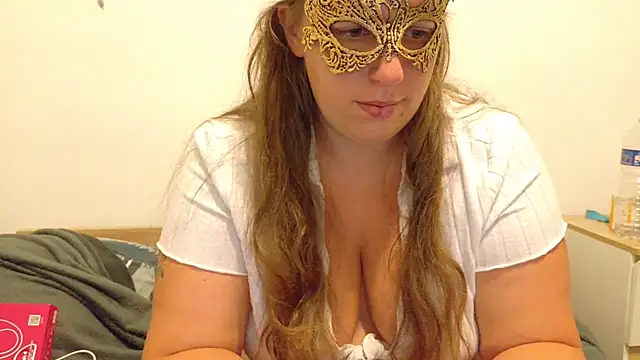 Snapshot of FrancaiseLynne chatting on August 6, 2026, 8:04 pm FrancaiseLynne online show from August 6, 2026, 8:04 pm