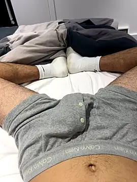 h0rnyguy001 online show from October 23, 2025, 6:45 am