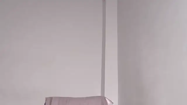 Snapshot of caarlywhitee chatting on November 20, 2025, 1:06 am caarlywhitee online show from November 20, 2025, 1:06 am