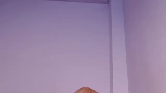 Snapshot of caarlywhitee chatting on October 25, 2025, 10:10 pm caarlywhitee online show from October 25, 2025, 10:10 pm