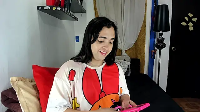 SARAMISHA online show from October 9, 2025, 5:57 pm