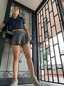 Snapshot of LittleDoll___ chatting on August 5, 2026, 1:05 pm LittleDoll online show from August 5, 2026, 1:05 pm