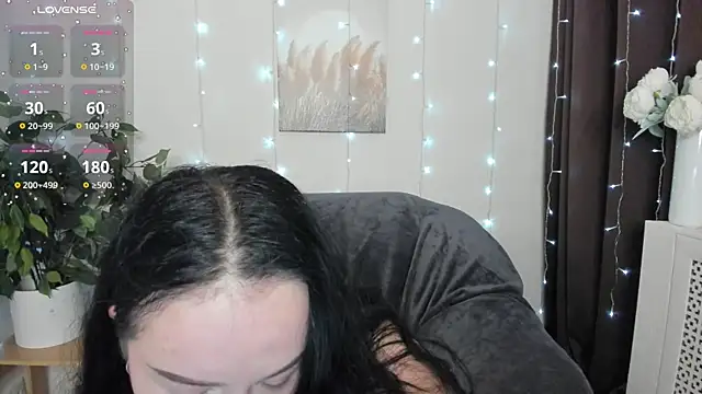 Snapshot of Lori__Hell chatting on October 8, 2025, 2:24 am Lori Hell online show from October 8, 2025, 2:24 am