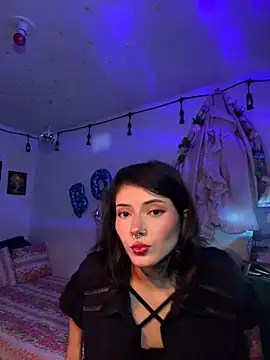 Snapshot of LiliJones_ chatting on June 13, 2026, 12:19 am LiliJones online show from June 13, 2026, 12:19 am