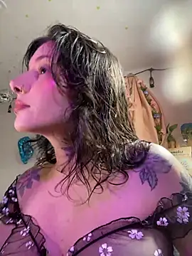 Snapshot of LiliJones_ chatting on June 3, 2026, 8:46 pm LiliJones online show from June 3, 2026, 8:46 pm