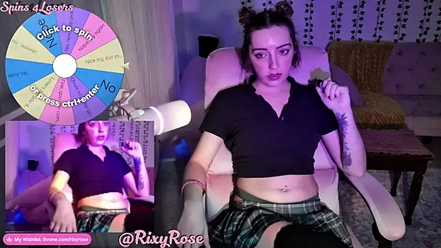 Snapshot of Trixyrose chatting on July 28, 2026, 5:37 am Trixyrose online show from July 28, 2026, 5:37 am