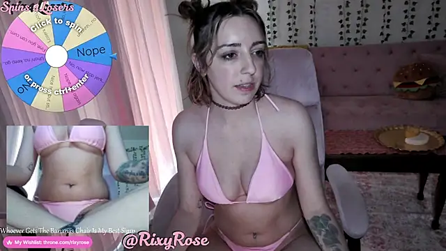 Snapshot of Trixyrose chatting on June 15, 2026, 6:07 pm Trixyrose online show from June 15, 2026, 6:07 pm