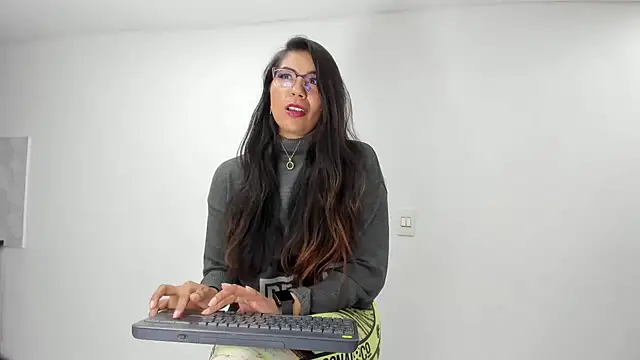 Snapshot of Luna_Dumont chatting on July 11, 2026, 11:21 am Luna Dumont online show from July 11, 2026, 11:21 am