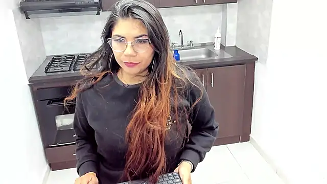 Luna Dumont online show from March 11, 2025, 11:12 am