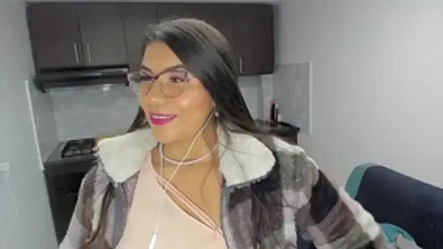 Luna Dumont online show from March 12, 2026, 11:03 am