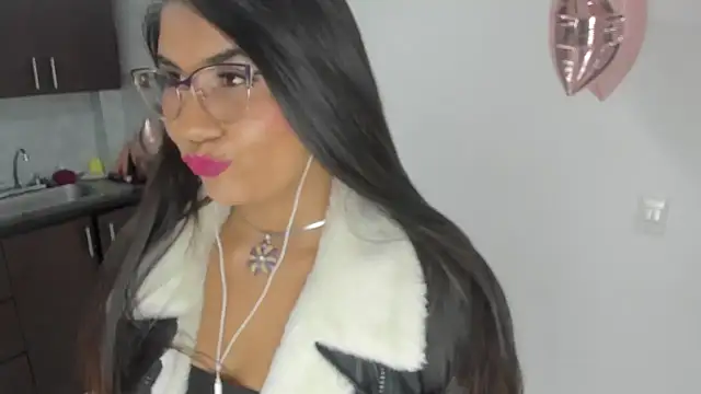 Luna Dumont online show from March 6, 2026, 11:05 am