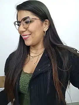 Snapshot of Luna_Dumont chatting on May 14, 2026, 11:07 am Luna Dumont online show from May 14, 2026, 11:07 am