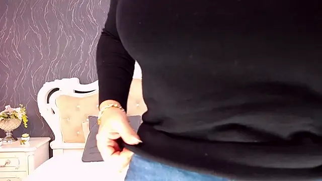 Lauren Saint online show from November 23, 2025, 10:03 am