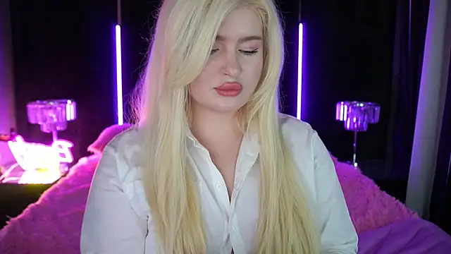 CocoSecretss online show from December 17, 2024, 7:39 am