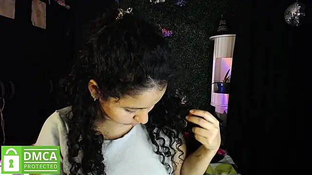 Snapshot of Mr_MrsCurie chatting on March 13, 2026, 11:32 pm Mr MrsCurie online show from March 13, 2026, 11:32 pm