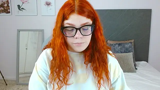 Snapshot of lucie_nicolls chatting on February 3, 2025, 8:24 pm lucie nicolls online show from February 3, 2025, 8:24 pm