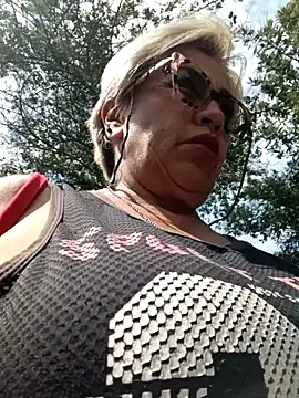 DirtyBIianca online show from December 19, 2025, 5:04 pm