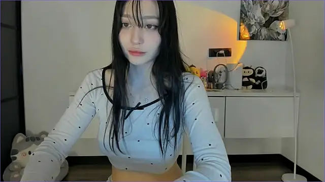 Snapshot of kokyokka_v chatting on February 9, 2026, 12:36 pm kokyokka v online show from February 9, 2026, 12:36 pm