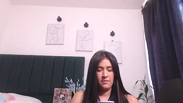 Snapshot of NicollColeman chatting on October 15, 2025, 4:15 pm NicollColeman online show from October 15, 2025, 4:15 pm