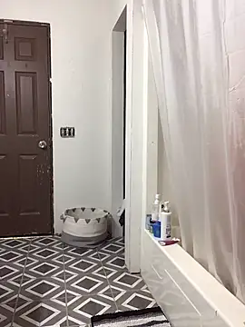 SidneyRaee online show from October 18, 2025, 12:18 pm