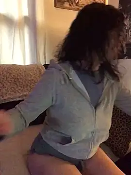 SidneyRaee online show from October 21, 2025, 6:40 pm