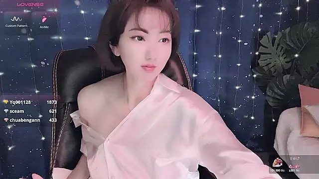 Snapshot of Mist_lili chatting on December 26, 2024, 4:04 pm Mist lili online show from December 26, 2024, 4:04 pm