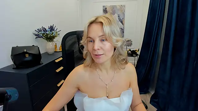 Sinty Devis online show from February 22, 2026, 4:26 am