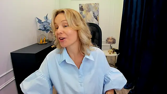 Snapshot of Sinty_Devis chatting on September 13, 2025, 11:43 am Sinty Devis online show from September 13, 2025, 11:43 am