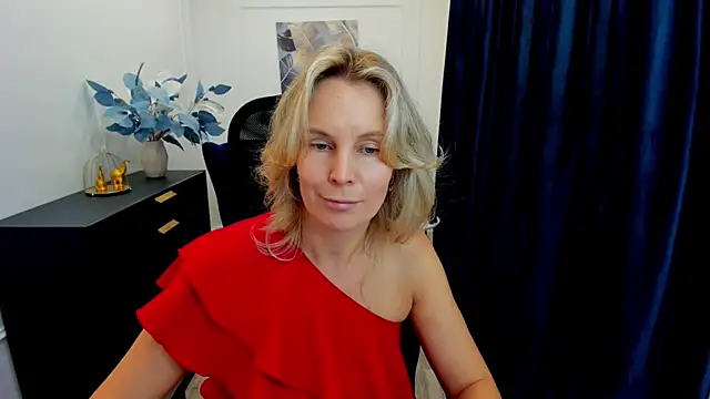 Snapshot of Sinty_Devis chatting on September 19, 2025, 11:36 am Sinty Devis online show from September 19, 2025, 11:36 am