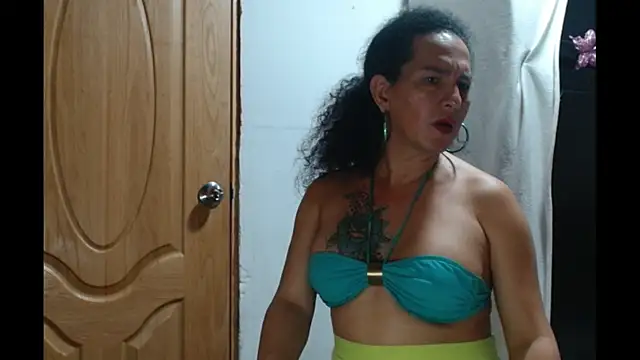 abbycrespa online show from February 25, 2025, 7:27 pm