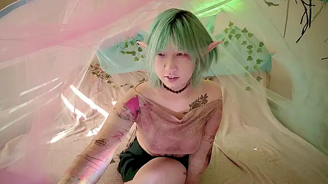 Akemilun online show from October 23, 2025, 8:24 am