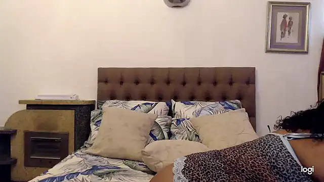 Snapshot of OmegaLipps chatting on December 1, 2025, 8:59 am OmegaLipps online show from December 1, 2025, 8:59 am