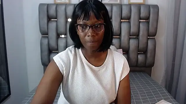 Snapshot of Sara_Marks chatting on June 2, 2026, 10:59 am Sara Marks online show from June 2, 2026, 10:59 am